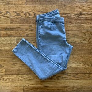 Old Navy super skinny jeans- Size 14